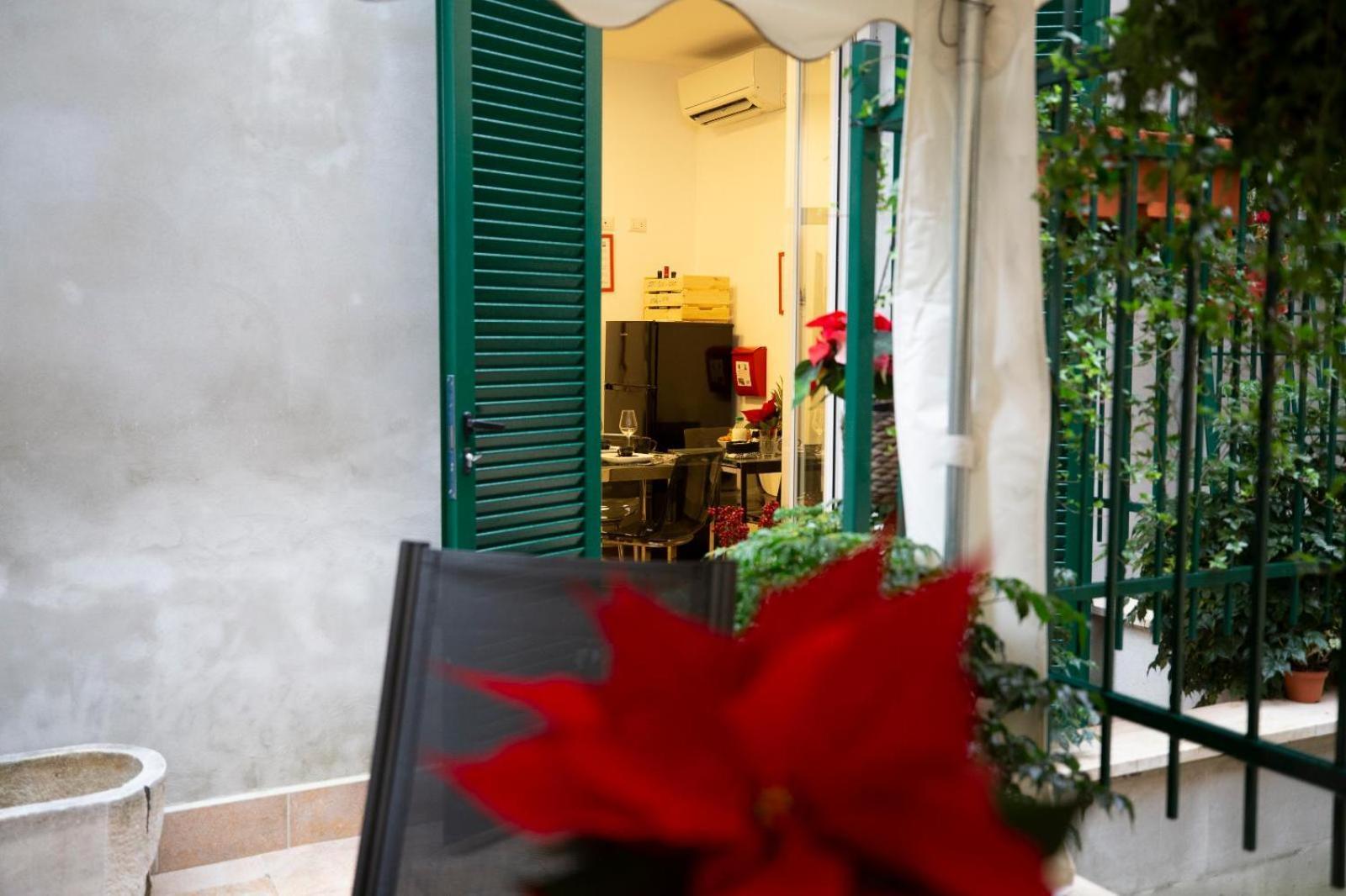 Flatinrome Trastevere Deluxe Rooms - Green Patio Exterior foto