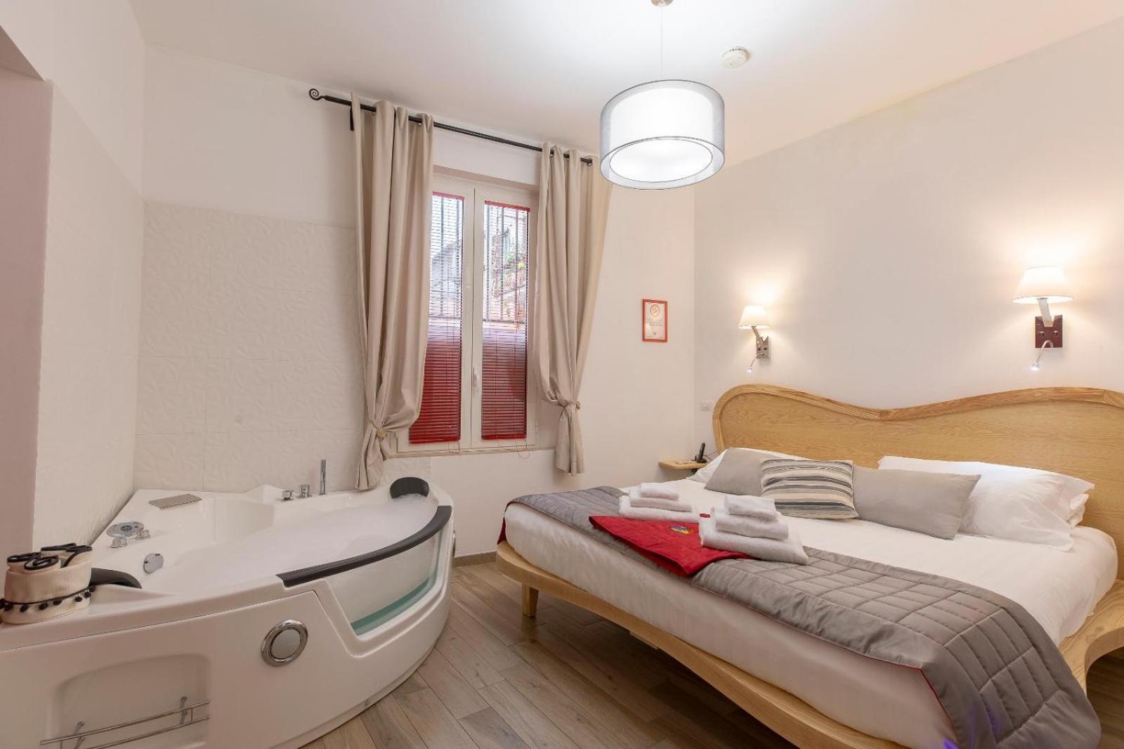 Flatinrome Trastevere Deluxe Rooms - Green Patio Exterior foto