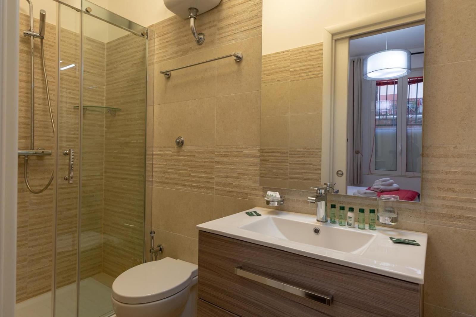 Flatinrome Trastevere Deluxe Rooms - Green Patio Exterior foto