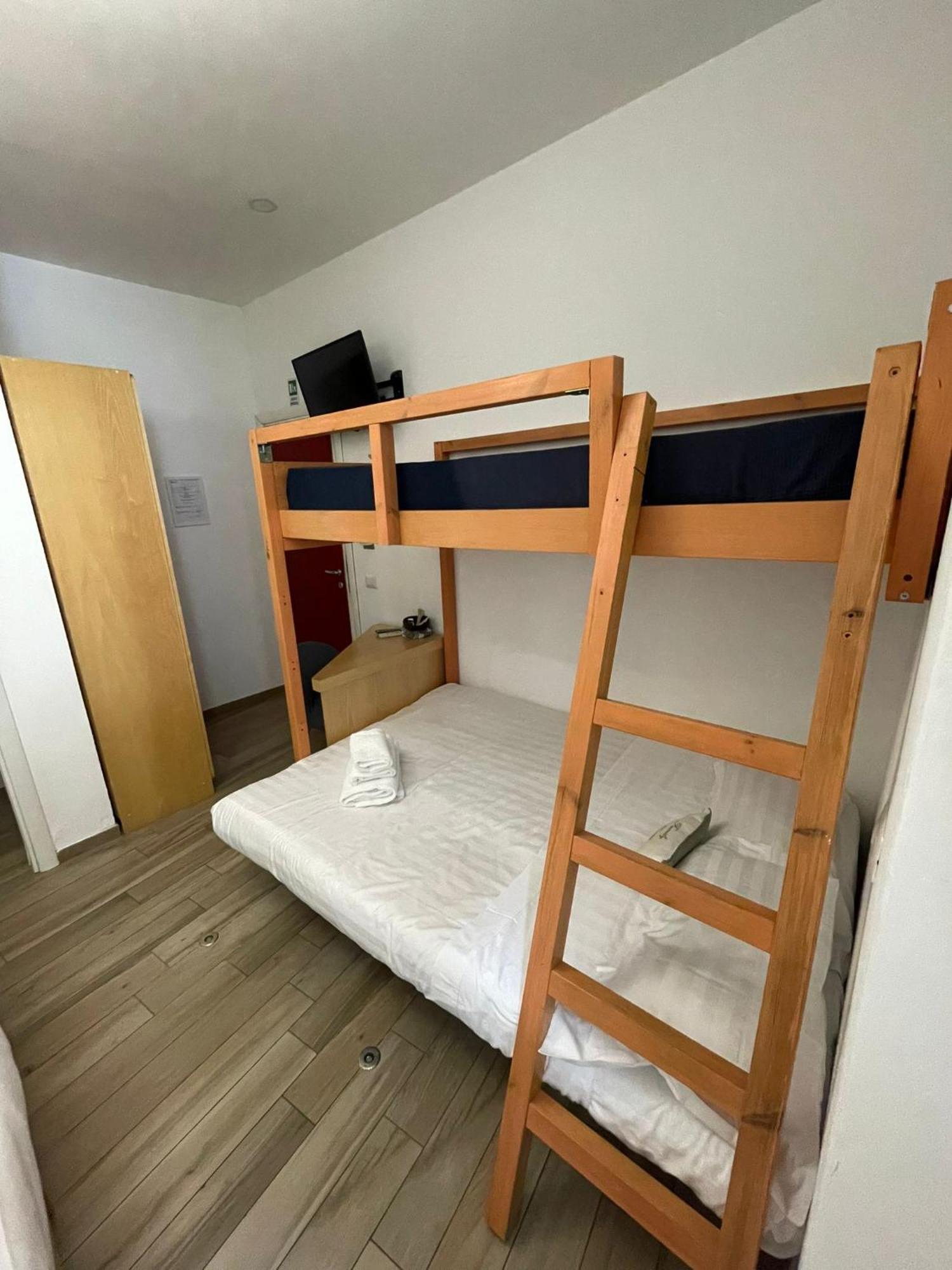 Flatinrome Trastevere Deluxe Rooms - Green Patio Exterior foto