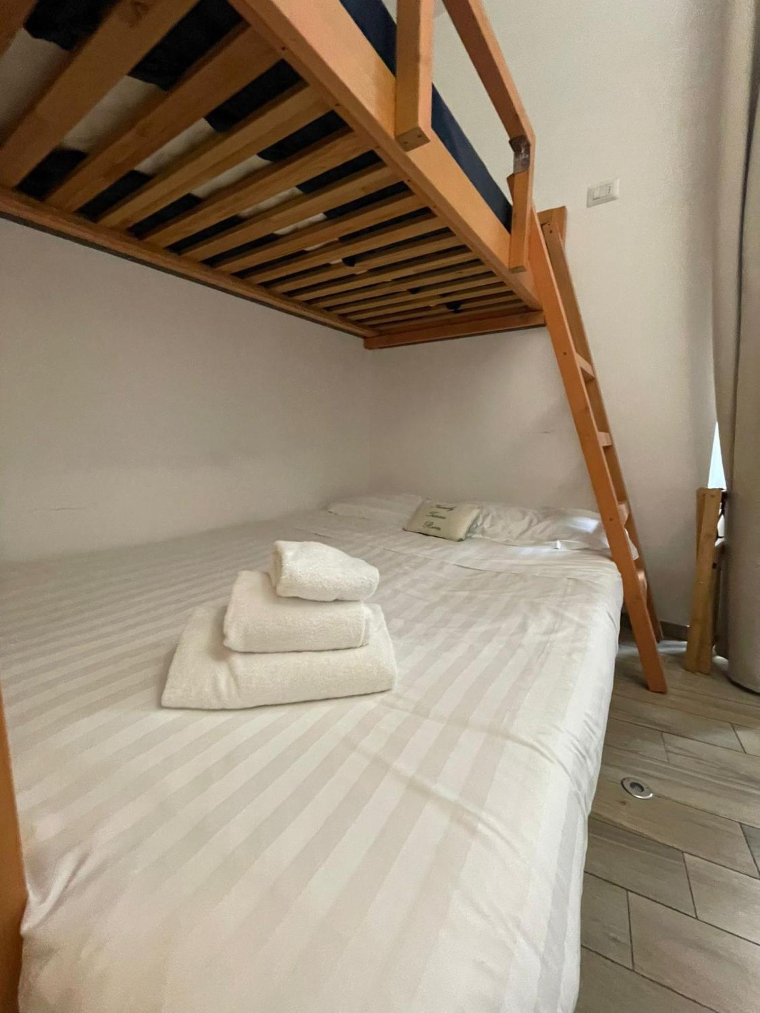 Flatinrome Trastevere Deluxe Rooms - Green Patio Exterior foto