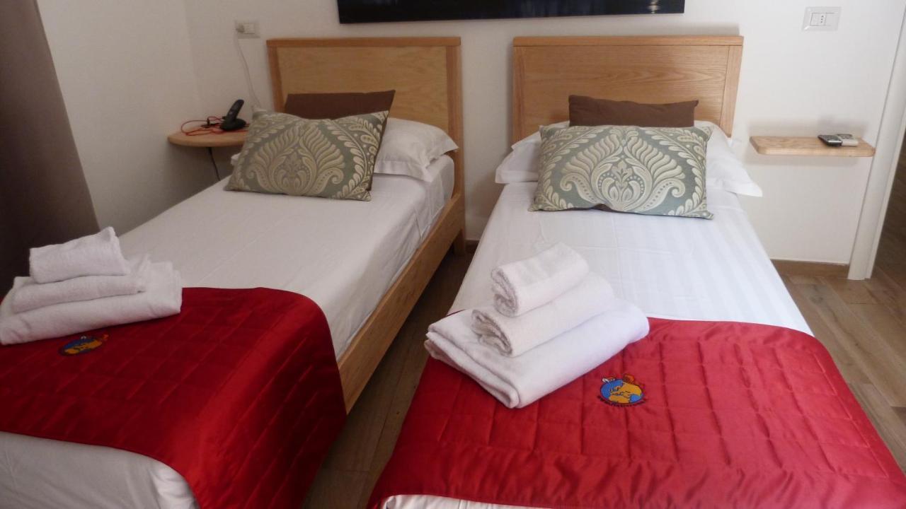 Flatinrome Trastevere Deluxe Rooms - Green Patio Exterior foto