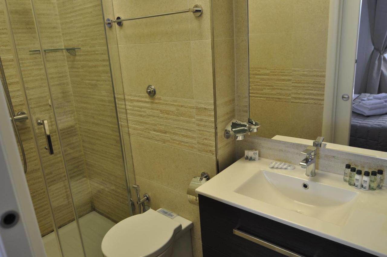 Flatinrome Trastevere Deluxe Rooms - Green Patio Exterior foto