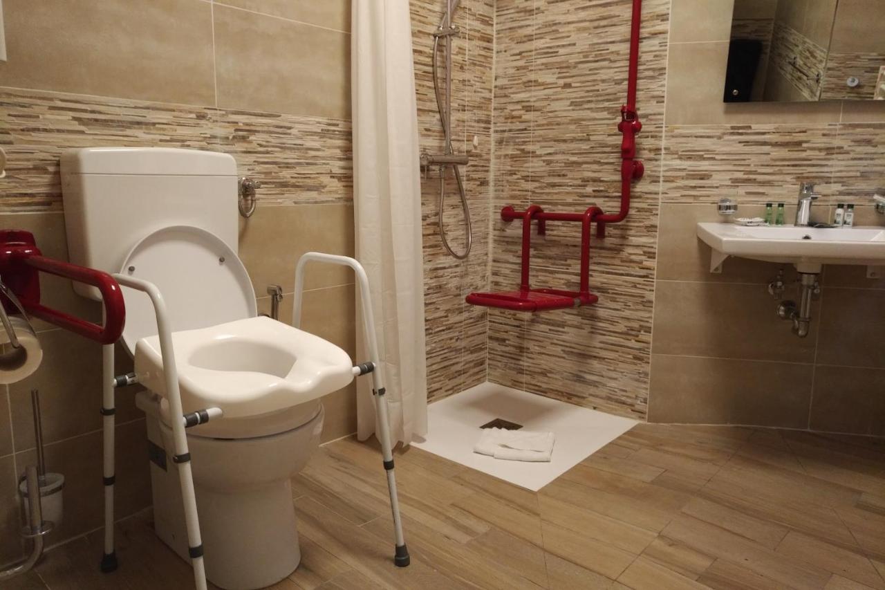 Flatinrome Trastevere Deluxe Rooms - Green Patio Exterior foto
